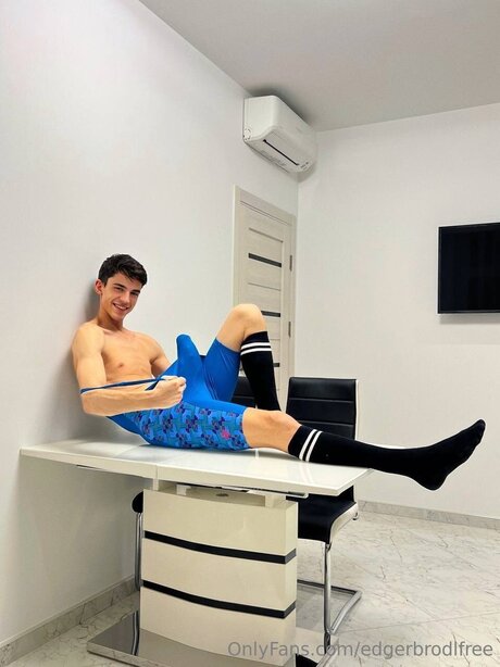 Naken lekkede OnlyFans-bilde av Edgerbrodlfree