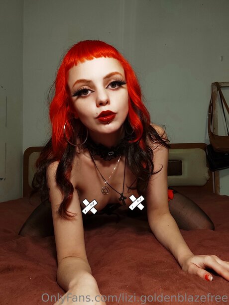 Nahá fotka uniklých OnlyFans od Lizi Goldenblazefree