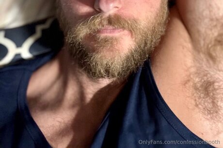 Foto di nudo di fuga di OnlyFans di Confessionbooth