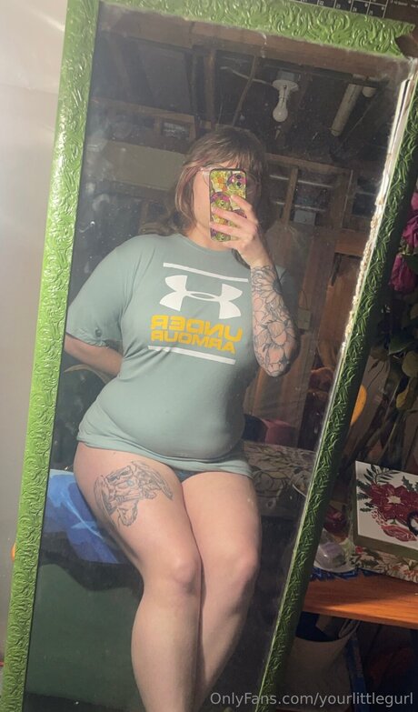 Naken läckt OnlyFans-bild av Yourlittlegurl