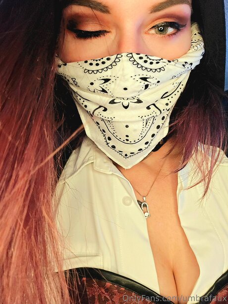 Naakte gelekte OnlyFans-foto van Umbrafaux