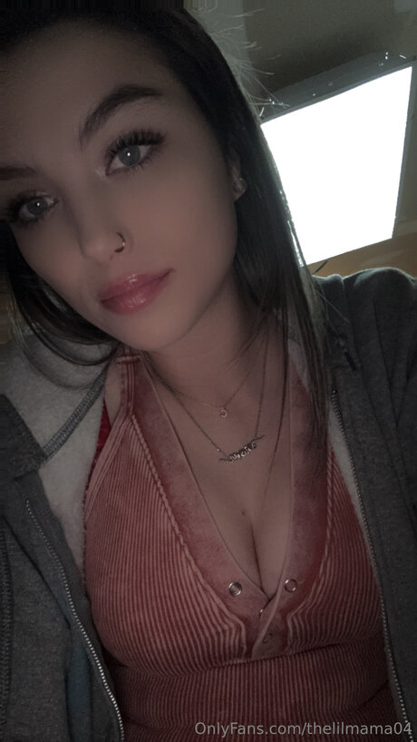Naakte gelekte OnlyFans-foto van Thelilmama04