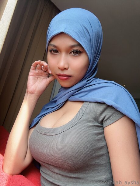 Hijab Aysha OnlyFans泄露裸照