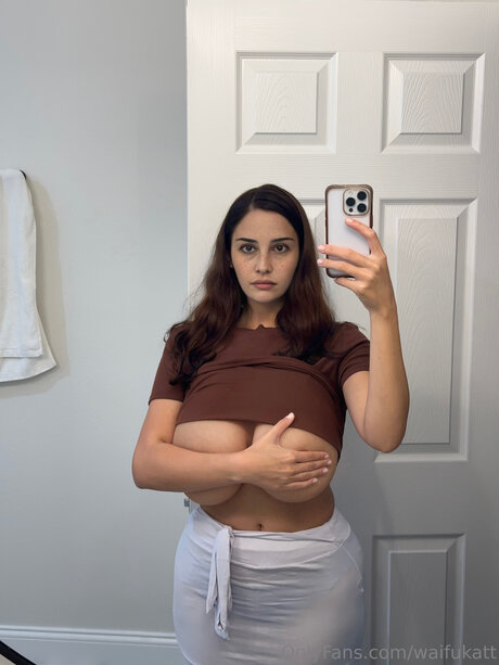 Nahá fotka uniklých OnlyFans od Waifukatt