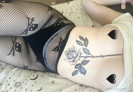 Crybabyleafree OnlyFans泄露裸照