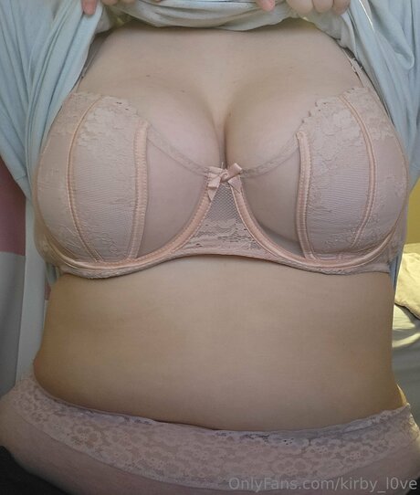 Nahá fotka uniklých OnlyFans od Kirby L0ve
