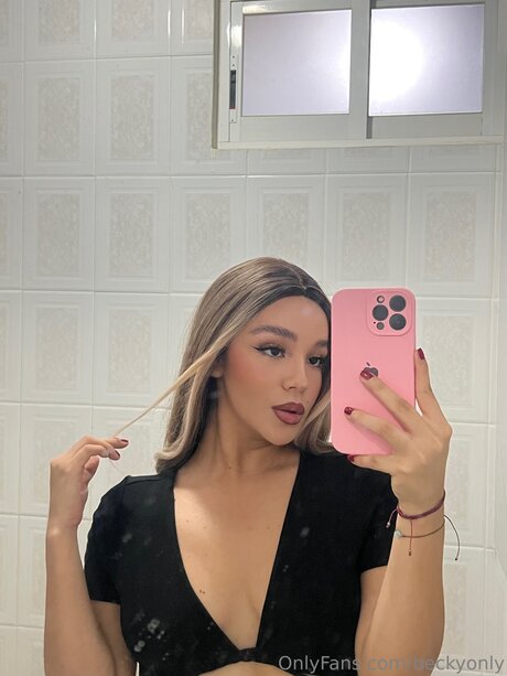 Обнаженная фотография утечки OnlyFans от Beckyonly