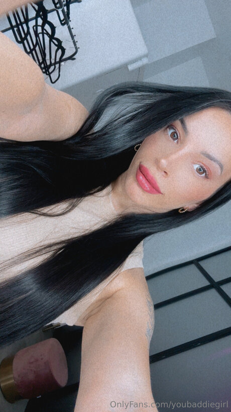 Alaston vuotanut OnlyFans-kuva Youbaddiegirl