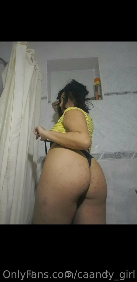 Naken läckt OnlyFans-bild av Caandy Girl