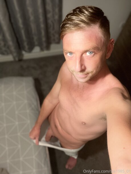 Naken lekkede OnlyFans-bilde av Ste1985 01
