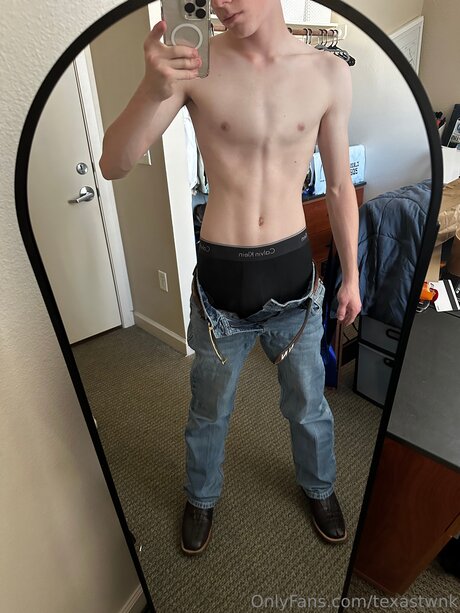 Naken lekkede OnlyFans-bilde av Texastwnk