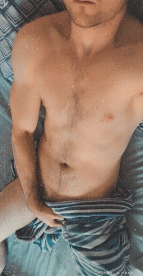 Nahá fotka uniklých OnlyFans od Riccierotic