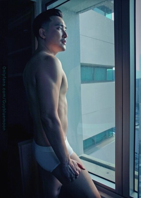 Naken lekkede OnlyFans-bilde av Guybluemoon