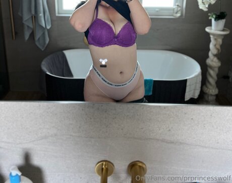 Naken lekkede OnlyFans-bilde av Prprincesswolf