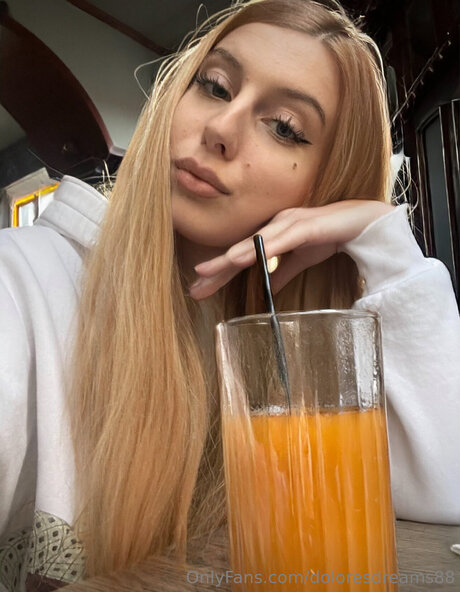 Naken lekkede OnlyFans-bilde av Doloresdreams88