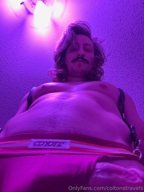 Foto desnuda filtrada de OnlyFans de Coltonstravels