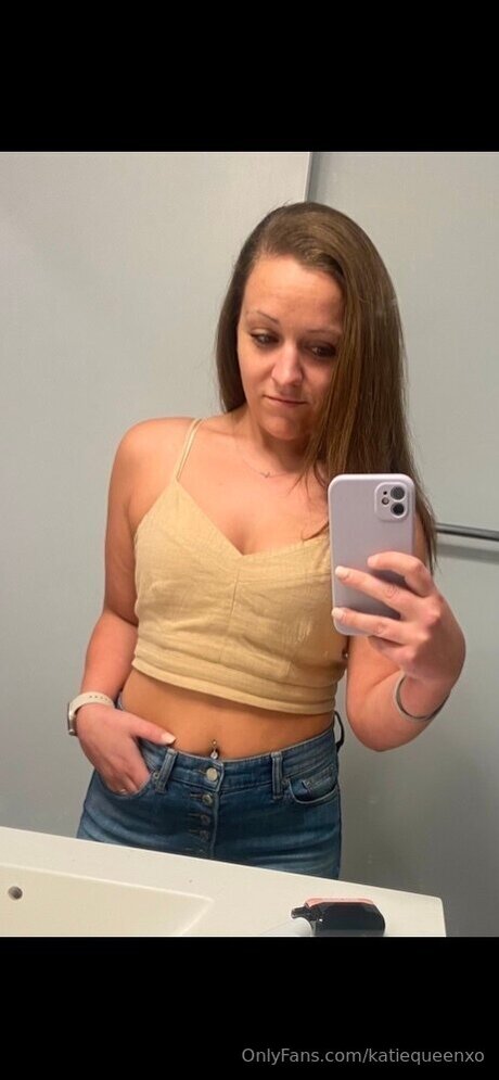 Naken läckt OnlyFans-bild av Katiequeenxo