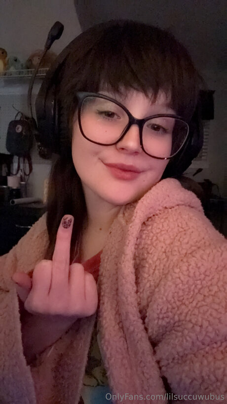 Alasti lekkinud OnlyFans-i pilt Lilsuccuwubus