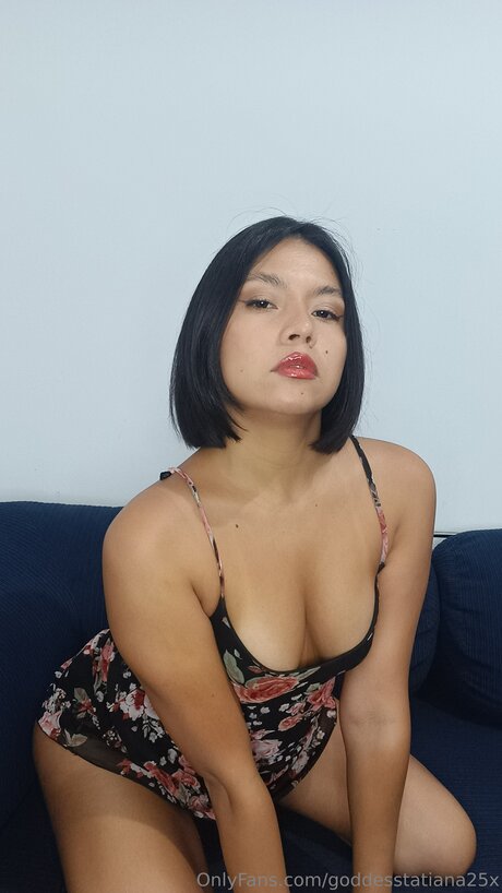 Alasti lekkinud OnlyFans-i pilt Goddesstatiana25x