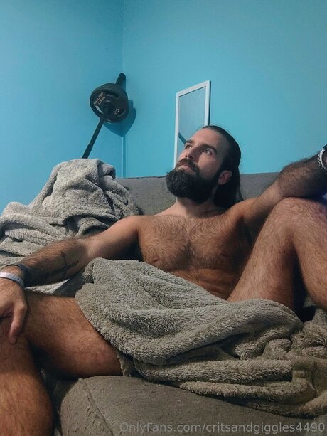 Critsandgiggles4490