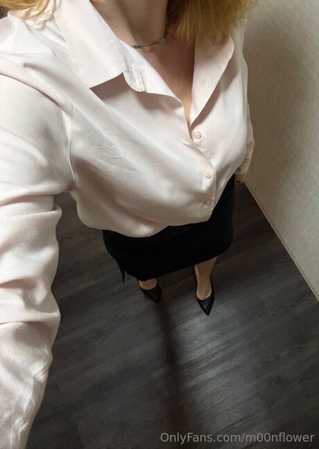 Naken lekkede OnlyFans-bilde av M00nflower