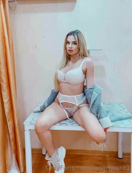 Naken lekkede OnlyFans-bilde av Lanamoore1