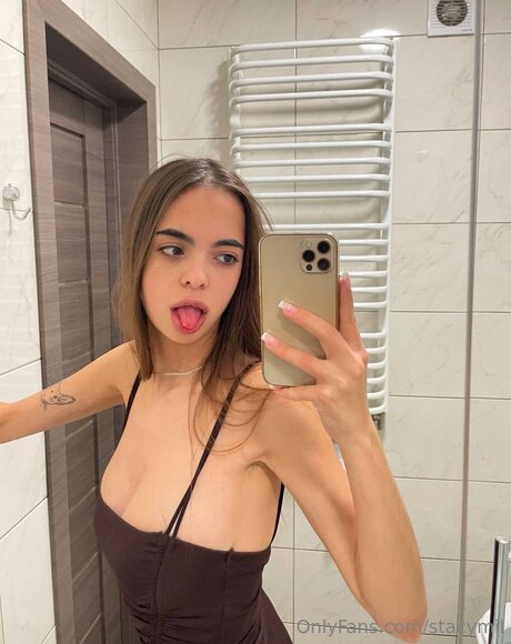 Naken lekkede OnlyFans-bilde av Stacymil