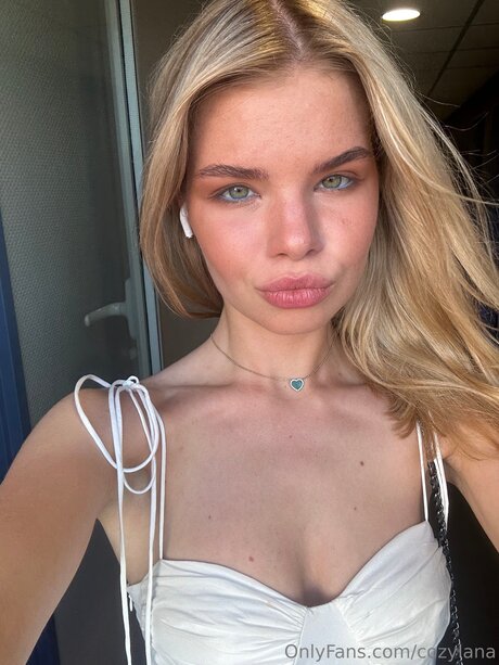 Naken läckt OnlyFans-bild av Cozylana