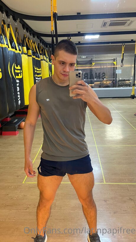 Alasti lekkinud OnlyFans-i pilt Latinpapifree