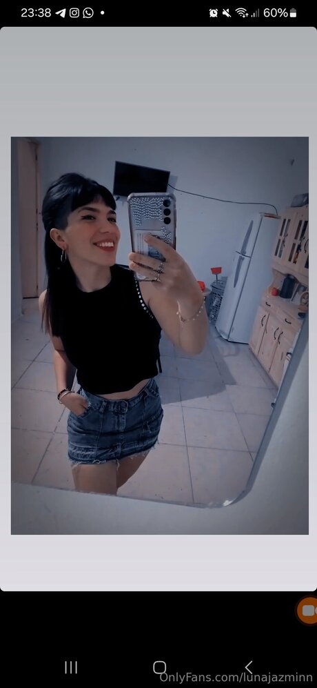 Nahá fotka uniklých OnlyFans od Lunajazminn