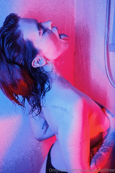 Naken lekkede OnlyFans-bilde av Raeeloraafree