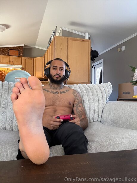 Naken läckt OnlyFans-bild av Savagebullxxx