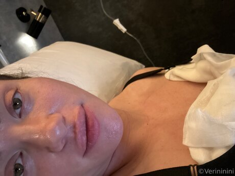Naken lekkede OnlyFans-bilde av Verini