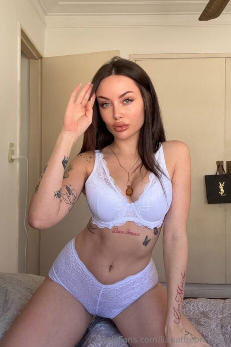 Alaston vuotanut OnlyFans-kuva Lianatheprincess