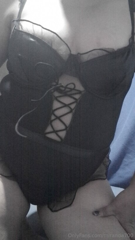 Naken lekkede OnlyFans-bilde av Miranda700