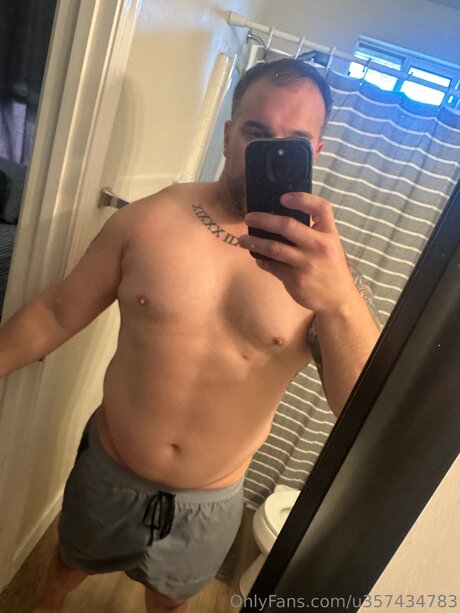 Alasti lekkinud OnlyFans-i pilt U357434783