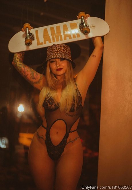 Обнаженная фотография утечки OnlyFans от Violeta Ink