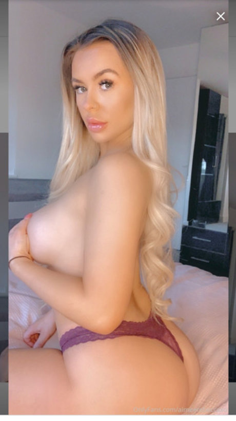 Naken lekkede OnlyFans-bilde av Aimee Chesters