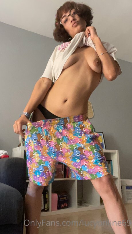 Nahá fotka uniklých OnlyFans od Wet Lucy Baby