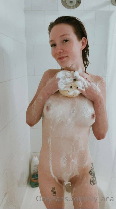 Nahá fotka uniklých OnlyFans od Lilyana