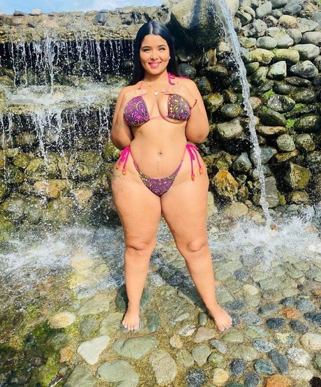 Обнаженная фотография утечки OnlyFans от Angie Acosta