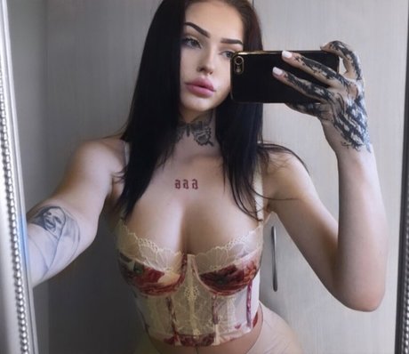 Naken lekkede OnlyFans-bilde av Lucie Brousilova