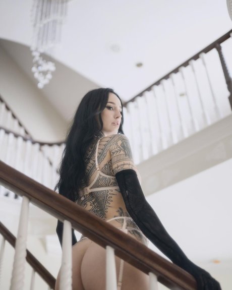 Nahá fotka uniklých OnlyFans od Emma Vauxdevil