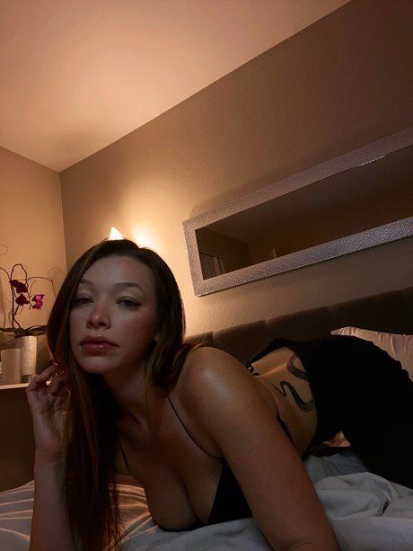 Nahá fotka uniklých OnlyFans od Mads Titty Cart