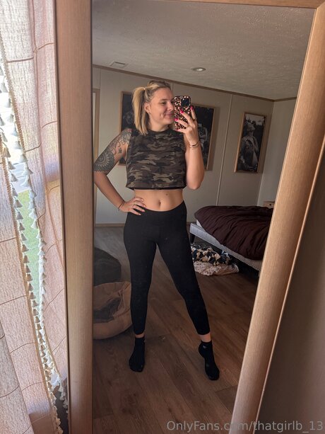 Naken lekkede OnlyFans-bilde av Thatgirlb 13