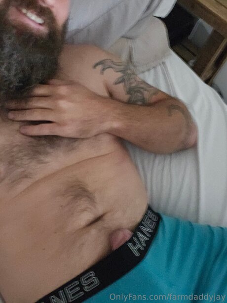 Naken läckt OnlyFans-bild av Farmdaddyjay