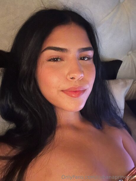 Naken lekkede OnlyFans-bilde av Cubanaprincess