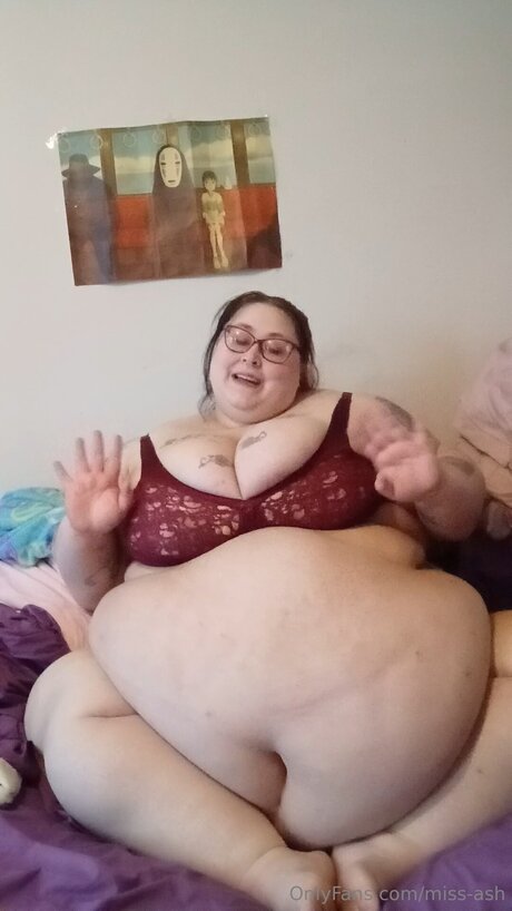 Naken lekkede OnlyFans-bilde av Miss Ash