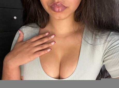 Ellaroseyyfree OnlyFansリークヌード写真