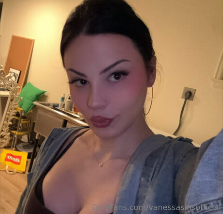 Naken lekkede OnlyFans-bilde av Vanessasinsofficial